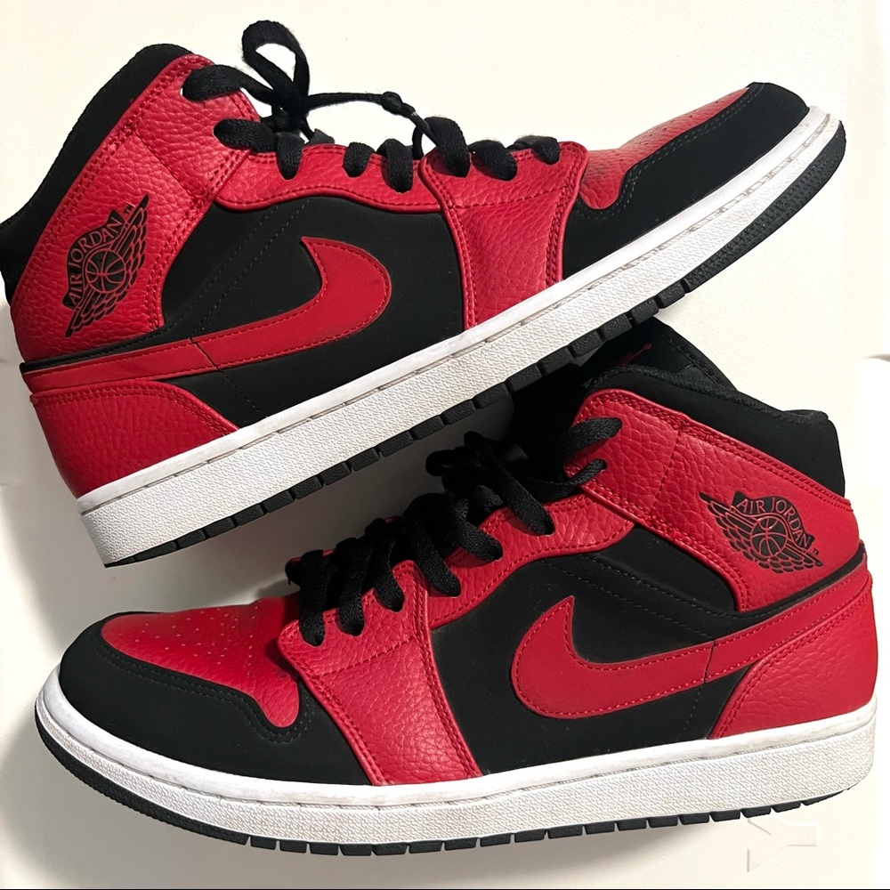 Nike Air Jordan 1 Mid Banned Sneaker Shoes (2018)